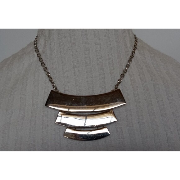 Lia Sophia "Pagoda" Silver Tone Statement Necklace 15-18 in Really Nice! - Picture 1 of 5